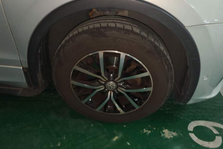 Used Volkswagen Tiguan L New Energy 2019 430 PHEV Hybrid Flagship Model Right Front Wheel Hub