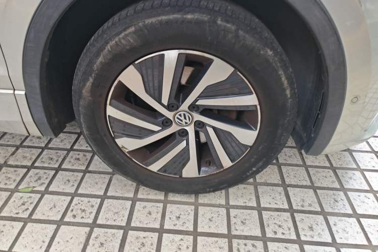Used Volkswagen Tiguan L New Energy 2019 430 PHEV Hybrid Flagship Model Right Front Wheel Hub