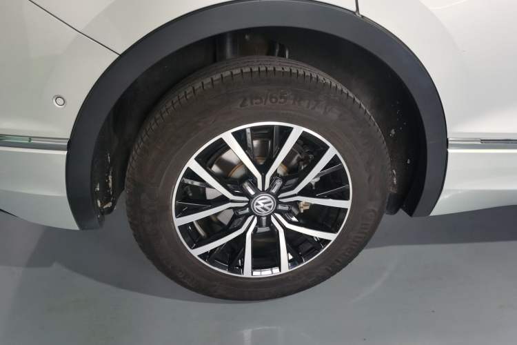 Used Volkswagen Tiguan L New Energy 2019 430 PHEV Hybrid Flagship Model Right Rear Wheel Hub