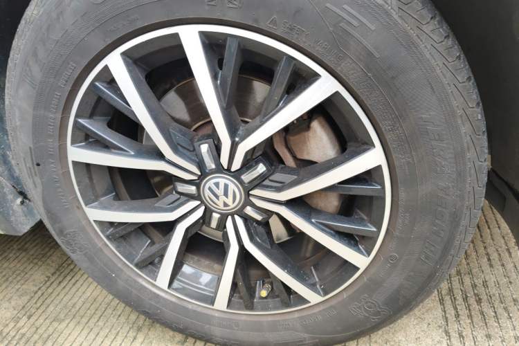 Used Volkswagen Tiguan L New Energy 2019 430 PHEV Hybrid Flagship Model Right Front Wheel Hub