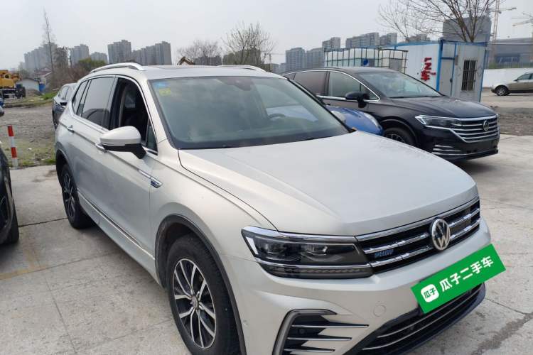 Used Volkswagen Tiguan L New Energy 2019 430 PHEV Hybrid Flagship Model Front Right 45 Deg