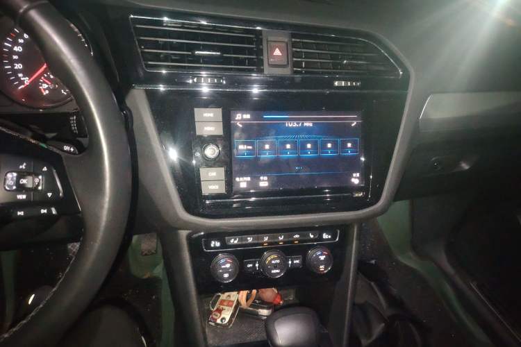 Used Volkswagen Tiguan L New Energy 2019 430 PHEV Hybrid Flagship Model Audio And AC Panel