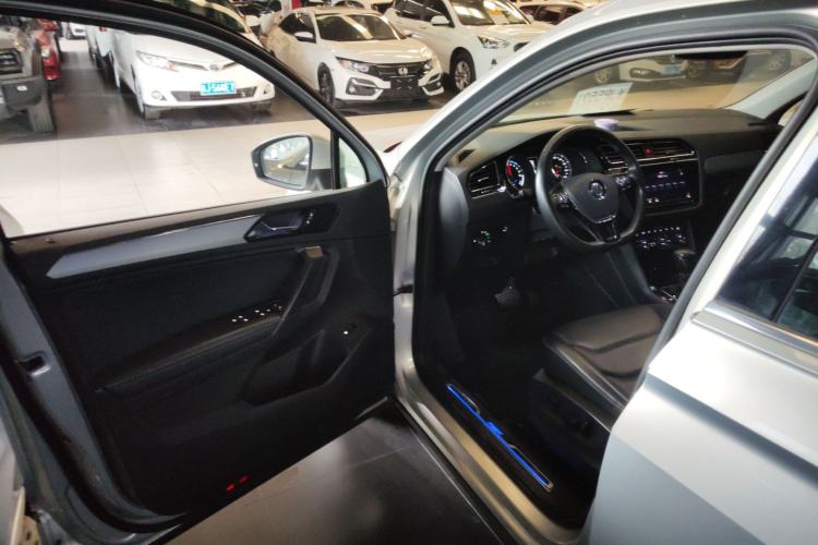 Used Volkswagen Tiguan L New Energy 2019 430 PHEV Hybrid Luxury Edition Driver Seat