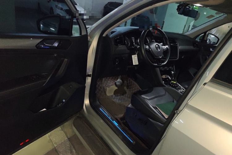 Used Volkswagen Tiguan L New Energy 2019 430 PHEV Hybrid Luxury Edition Driver Seat