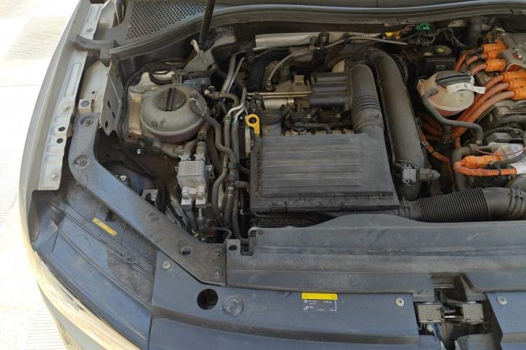 Used Volkswagen Tiguan L New Energy 2019 430 PHEV Hybrid Luxury Edition Engine Bay Right