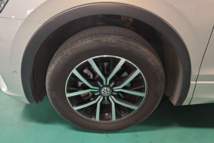Used Volkswagen Tiguan L New Energy 2019 430 PHEV Hybrid Flagship Model Left Front Wheel Hub