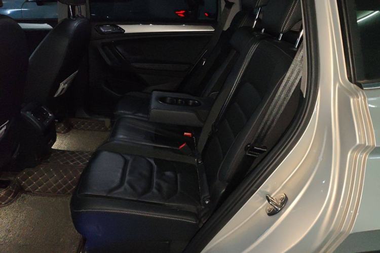Used Volkswagen Tiguan L New Energy 2019 430 PHEV Hybrid Luxury Edition Left Rear Seat