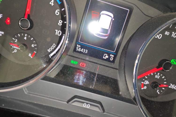 Used Volkswagen Tiguan L New Energy 2019 430 PHEV Hybrid Flagship Model Odometer Close Up