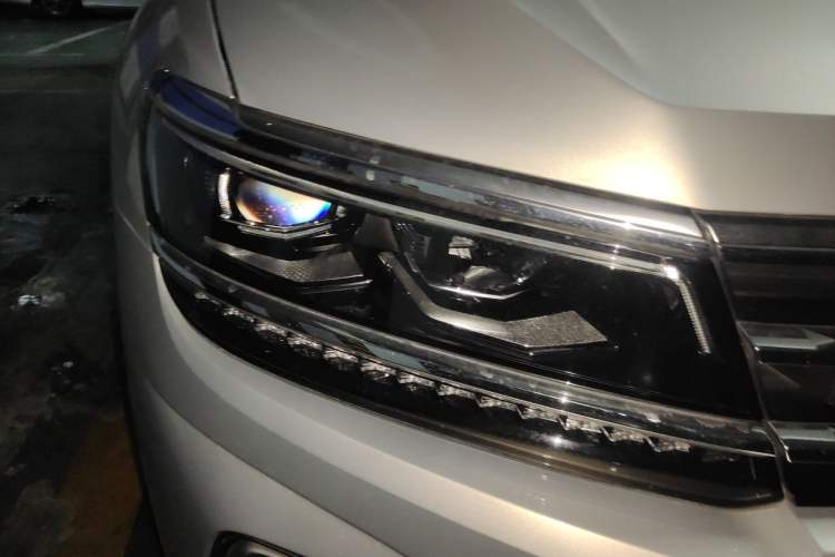 Used Volkswagen Tiguan L New Energy 2019 430 PHEV Hybrid Flagship Model Right Front Headlight