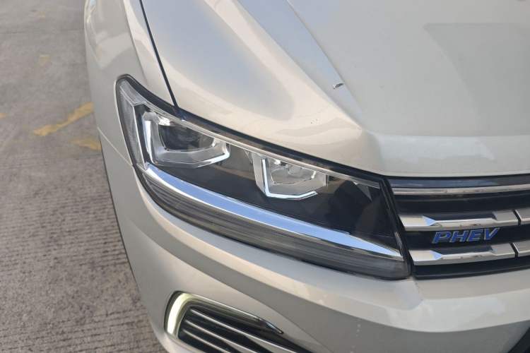 Used Volkswagen Tiguan L New Energy 2019 430 PHEV Hybrid Luxury Edition Right Front Headlight