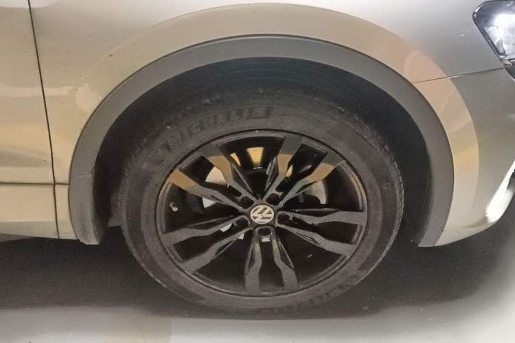 Used Volkswagen Tiguan L New Energy 2019 430 PHEV Hybrid Luxury Edition Right Front Wheel Hub