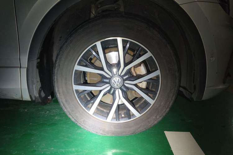 Used Volkswagen Tiguan L New Energy 2019 430 PHEV Hybrid Flagship Model Right Front Wheel Hub
