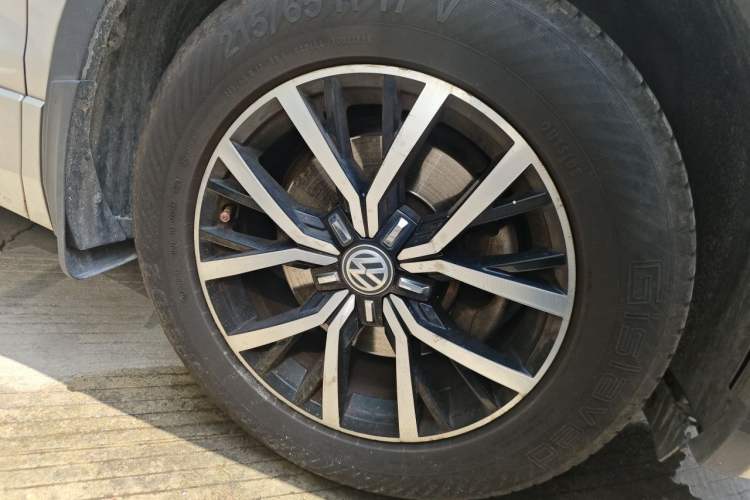 Used Volkswagen Tiguan L New Energy 2019 430 PHEV Hybrid Flagship Model Right Front Wheel Hub