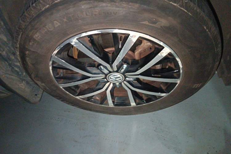 Used Volkswagen Tiguan L New Energy 2019 430 PHEV Hybrid Flagship Model Right Front Wheel Hub