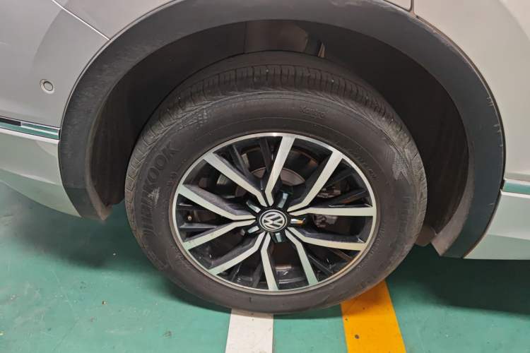 Used Volkswagen Tiguan L New Energy 2019 430 PHEV Hybrid Flagship Model Right Rear Wheel Hub