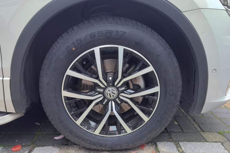 Used Volkswagen Tiguan L New Energy 2019 430 PHEV Hybrid Flagship Model Right Rear Wheel Hub