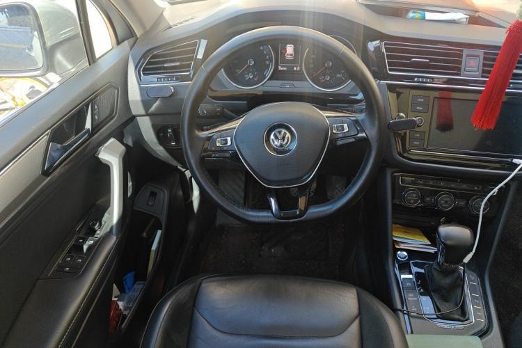 Used Volkswagen Tiguan L New Energy 2019 430 PHEV Hybrid Luxury Edition Steering Wheel