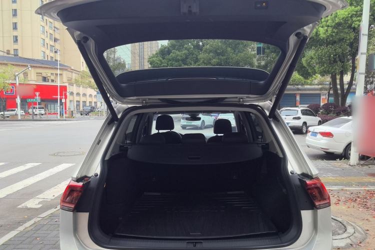 Used Volkswagen Tiguan L New Energy 2019 430 PHEV Hybrid Flagship Model Trunk