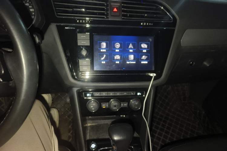 Used Volkswagen Tiguan L New Energy 2019 430 PHEV Hybrid Flagship Model Audio And AC Panel