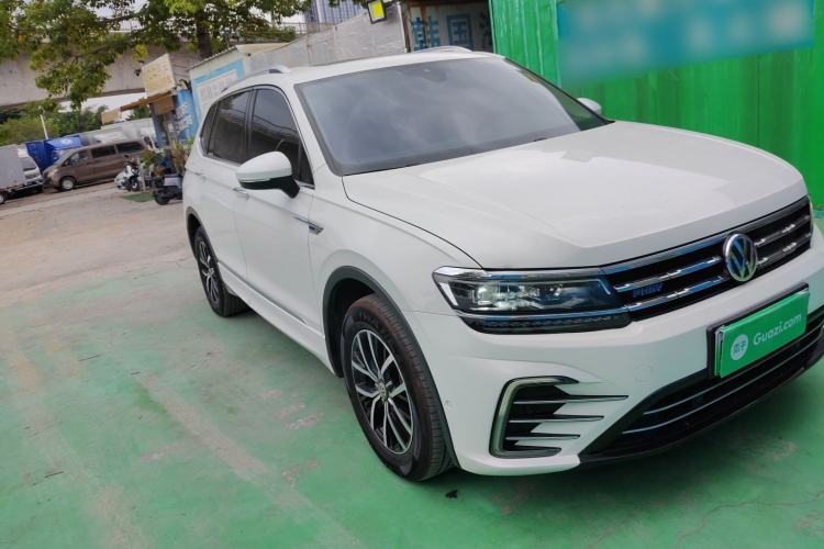 Used Volkswagen Tiguan L New Energy 2019 430 PHEV Hybrid Flagship Model Front Right 45 Deg