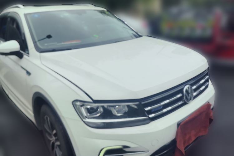 Used Volkswagen Tiguan L New Energy 2019 430 PHEV Hybrid Luxury Edition Front Right 45 Deg