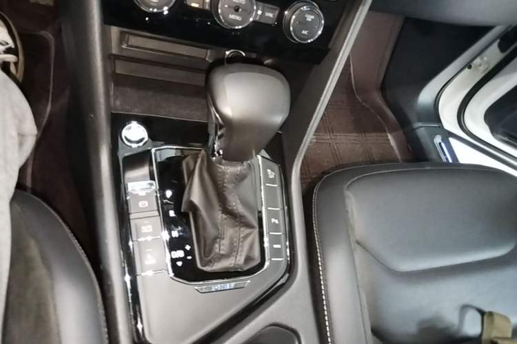 Used Volkswagen Tiguan L New Energy 2019 430 PHEV Hybrid Luxury Edition Gear Lever