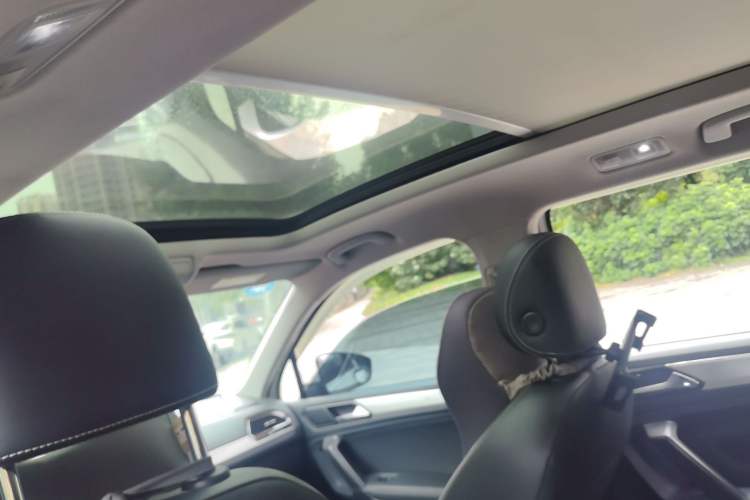 Used Volkswagen Tiguan L New Energy 2019 430 PHEV Hybrid Luxury Edition Headliner