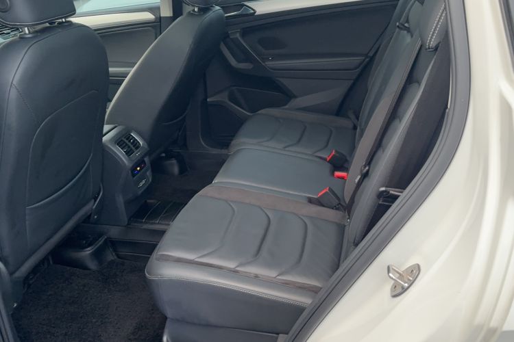 Used Volkswagen Tiguan L New Energy 2019 430 PHEV Hybrid Luxury Edition Interior 4