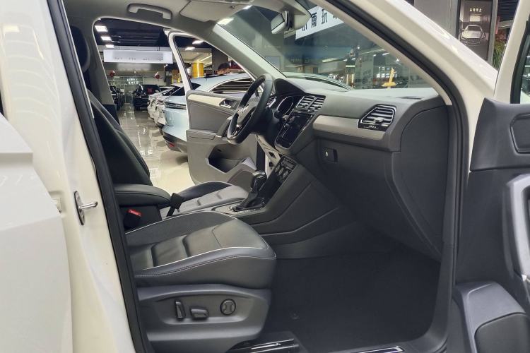 Used Volkswagen Tiguan L New Energy 2019 430 PHEV Hybrid Flagship Model Interior 9