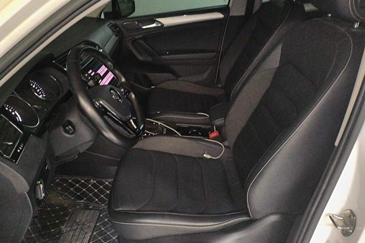 Used Volkswagen Tiguan L New Energy 2019 430 PHEV Hybrid Luxury Edition Left Front Seat