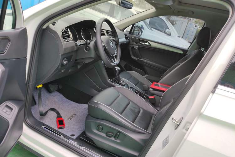 Used Volkswagen Tiguan L New Energy 2019 430 PHEV Hybrid Flagship Model Left Front Seat