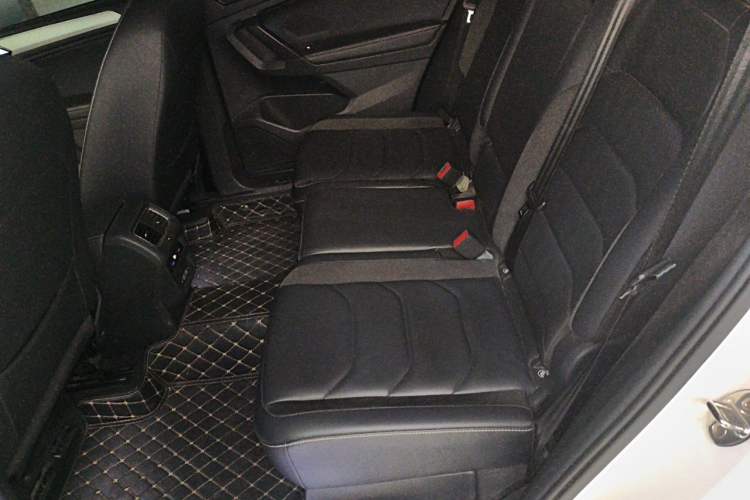 Used Volkswagen Tiguan L New Energy 2019 430 PHEV Hybrid Luxury Edition Left Rear Seat