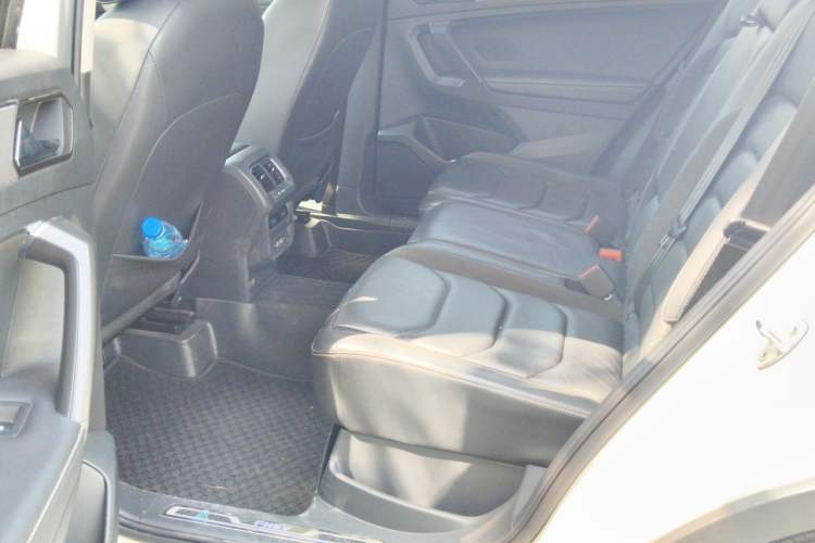 Used Volkswagen Tiguan L New Energy 2019 430 PHEV Hybrid Luxury Edition Left Rear Seat