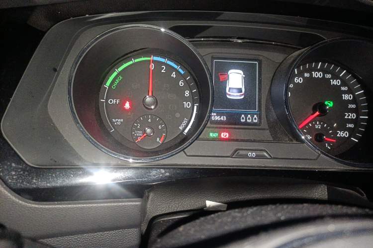 Used Volkswagen Tiguan L New Energy 2019 430 PHEV Hybrid Flagship Model Odometer Close Up