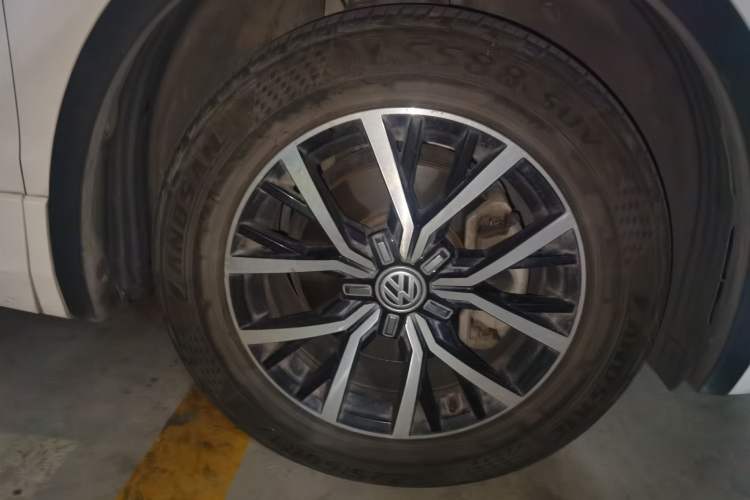 Used Volkswagen Tiguan L New Energy 2019 430 PHEV Hybrid Flagship Model Right Front Wheel Hub