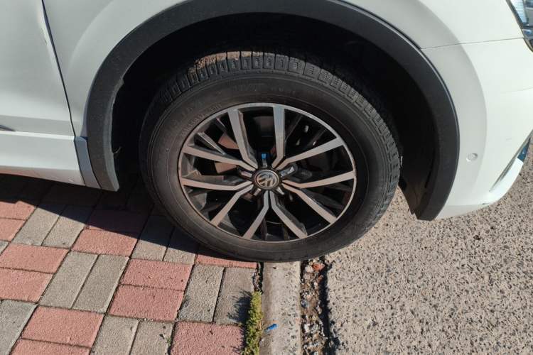 Used Volkswagen Tiguan L New Energy 2019 430 PHEV Hybrid Flagship Model Right Front Wheel Hub