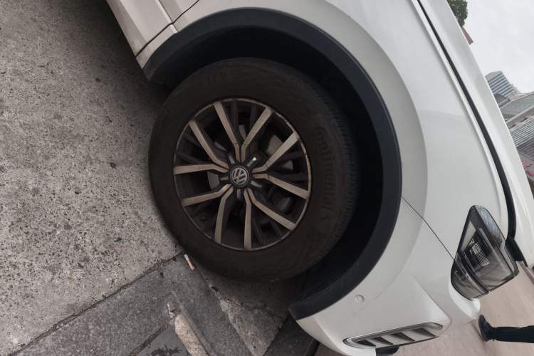 Used Volkswagen Tiguan L New Energy 2019 430 PHEV Hybrid Flagship Model Right Front Wheel Hub