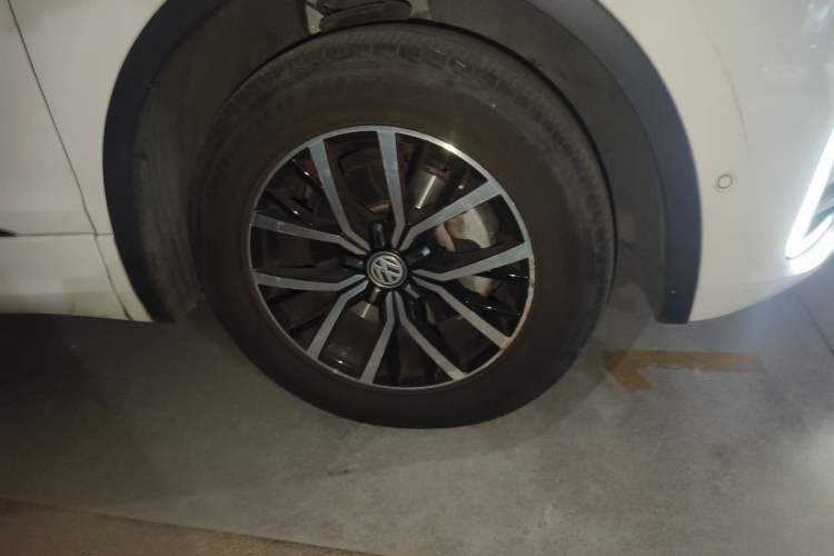 Used Volkswagen Tiguan L New Energy 2019 430 PHEV Hybrid Flagship Model Right Front Wheel Hub