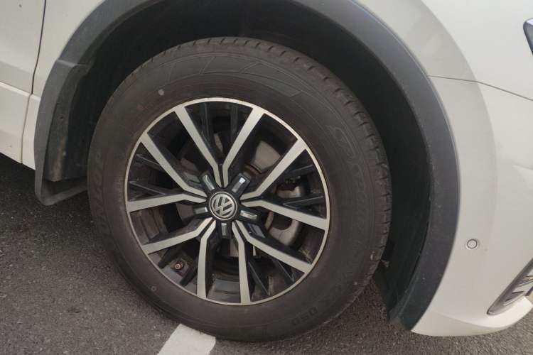 Used Volkswagen Tiguan L New Energy 2019 430 PHEV Hybrid Flagship Model Right Front Wheel Hub
