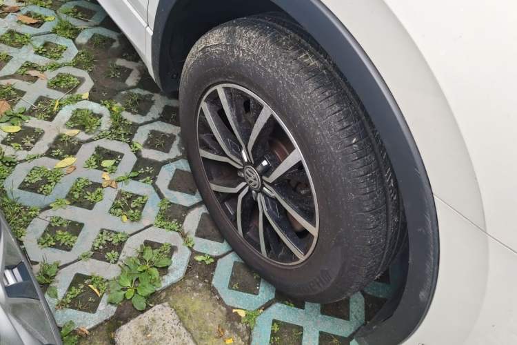 Used Volkswagen Tiguan L New Energy 2019 430 PHEV Hybrid Flagship Model Right Front Wheel Hub