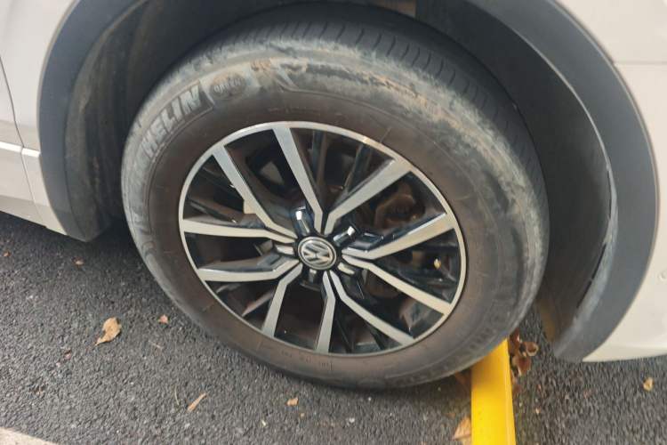 Used Volkswagen Tiguan L New Energy 2019 430 PHEV Hybrid Flagship Model Right Front Wheel Hub