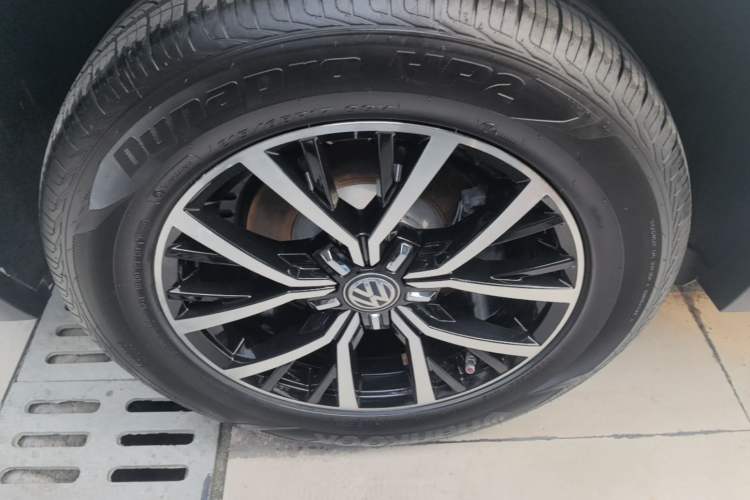 Used Volkswagen Tiguan L New Energy 2019 430 PHEV Hybrid Flagship Model Right Rear Wheel Hub