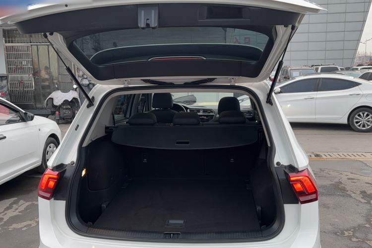 Used Volkswagen Tiguan L New Energy 2019 430 PHEV Hybrid Luxury Edition Trunk