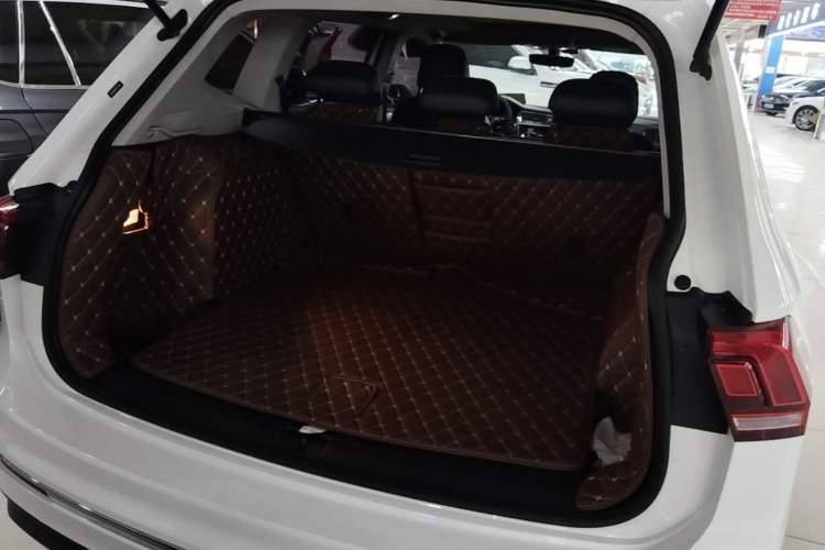Used Volkswagen Tiguan L New Energy 2019 430 PHEV Hybrid Luxury Edition Trunk