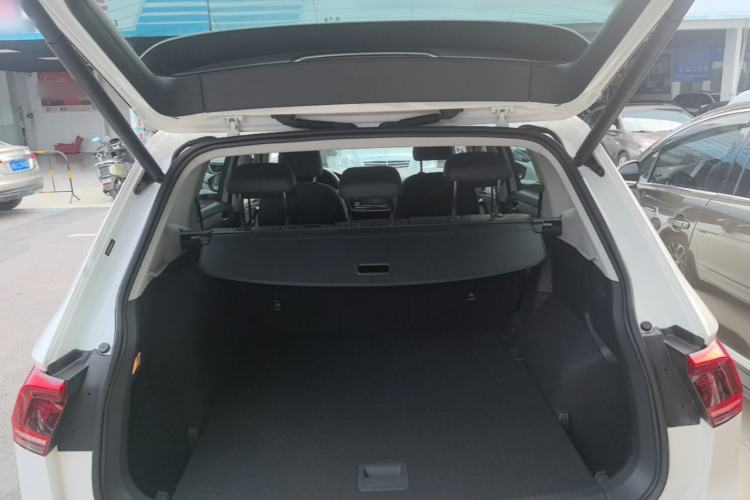 Used Volkswagen Tiguan L New Energy 2019 430 PHEV Hybrid Flagship Model Trunk