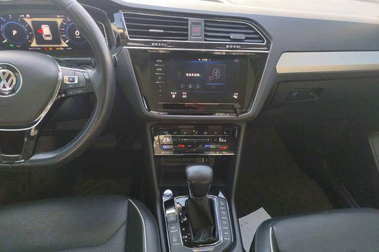 Used Volkswagen Tiguan L New Energy 2020 430 PHEV Plug-in Hybrid Flagship Edition Audio And AC Panel