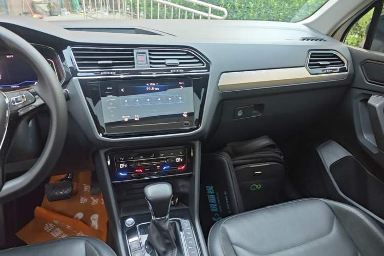 Used Volkswagen Tiguan L New Energy 2020 430 PHEV Plug-in Hybrid Prestige Edition Audio And AC Panel