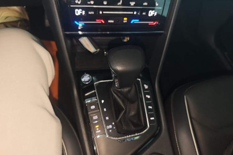Used Volkswagen Tiguan L New Energy 2020 430 PHEV Plug-in Hybrid Flagship Edition Gear Lever