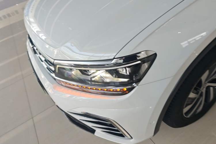 Used Volkswagen Tiguan L New Energy 2020 430 PHEV Plug-in Hybrid Flagship Edition Left Front Headlight