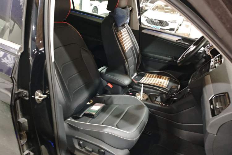 Used Volkswagen Tiguan L New Energy 2020 430 PHEV Plug-in Hybrid Flagship Edition Right Front Seat